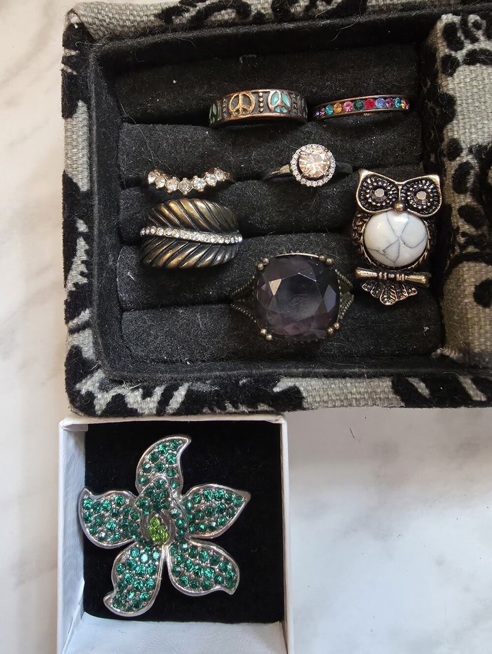 8 Assorted Women’s Multi-Color Fashion Rings